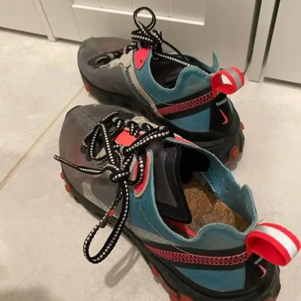 Like new worn once Nike size 4 shoes